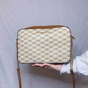 DO NOT PURCHASE - SOLD ON CURTSY